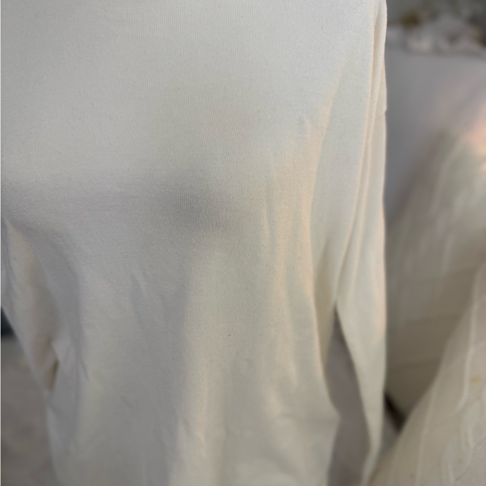 Elegant White Women's Sweater - Picture 7 of 10